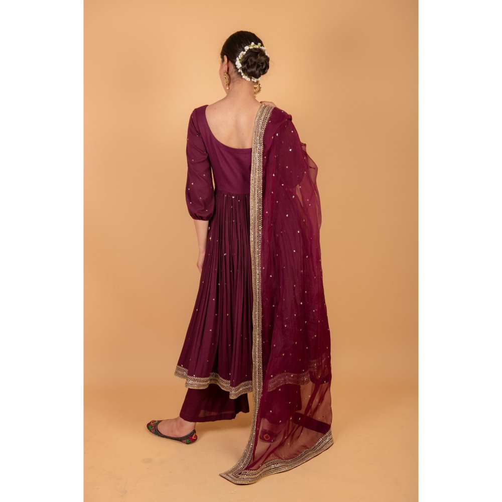 Ikshita Choudhary Maroon Kurta (Set of 2)