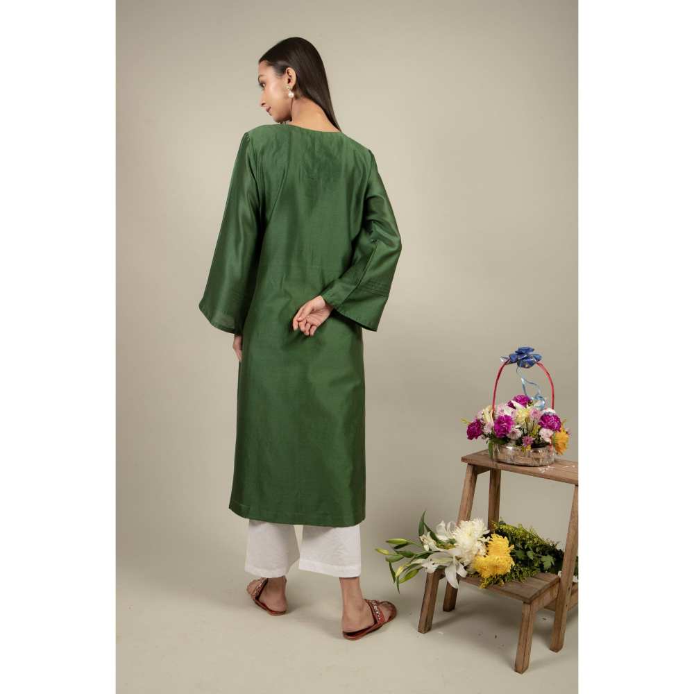 Ikshita Choudhary Green Kurta (Set of 2)