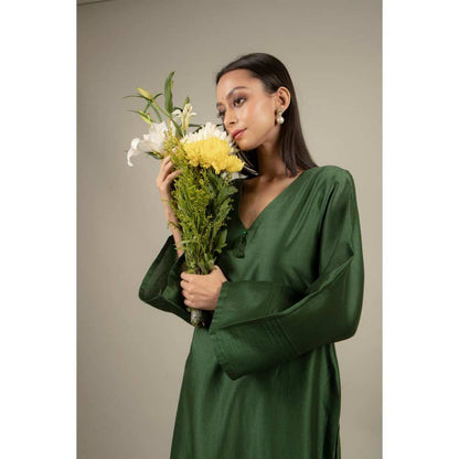 Ikshita Choudhary Green Kurta (Set of 2)