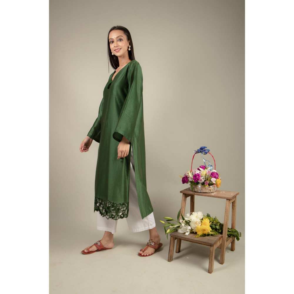 Ikshita Choudhary Green Kurta (Set of 2)