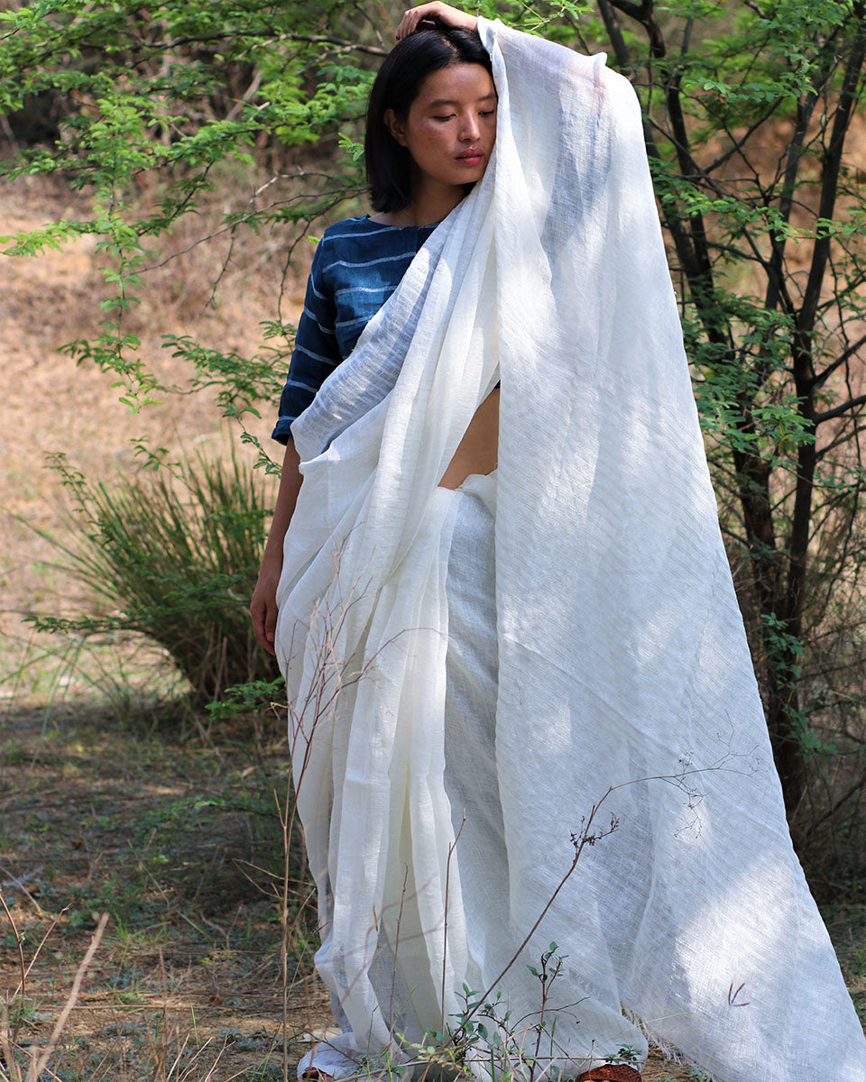 Chidiyaa White Linen Saree with Unstitched Blouse