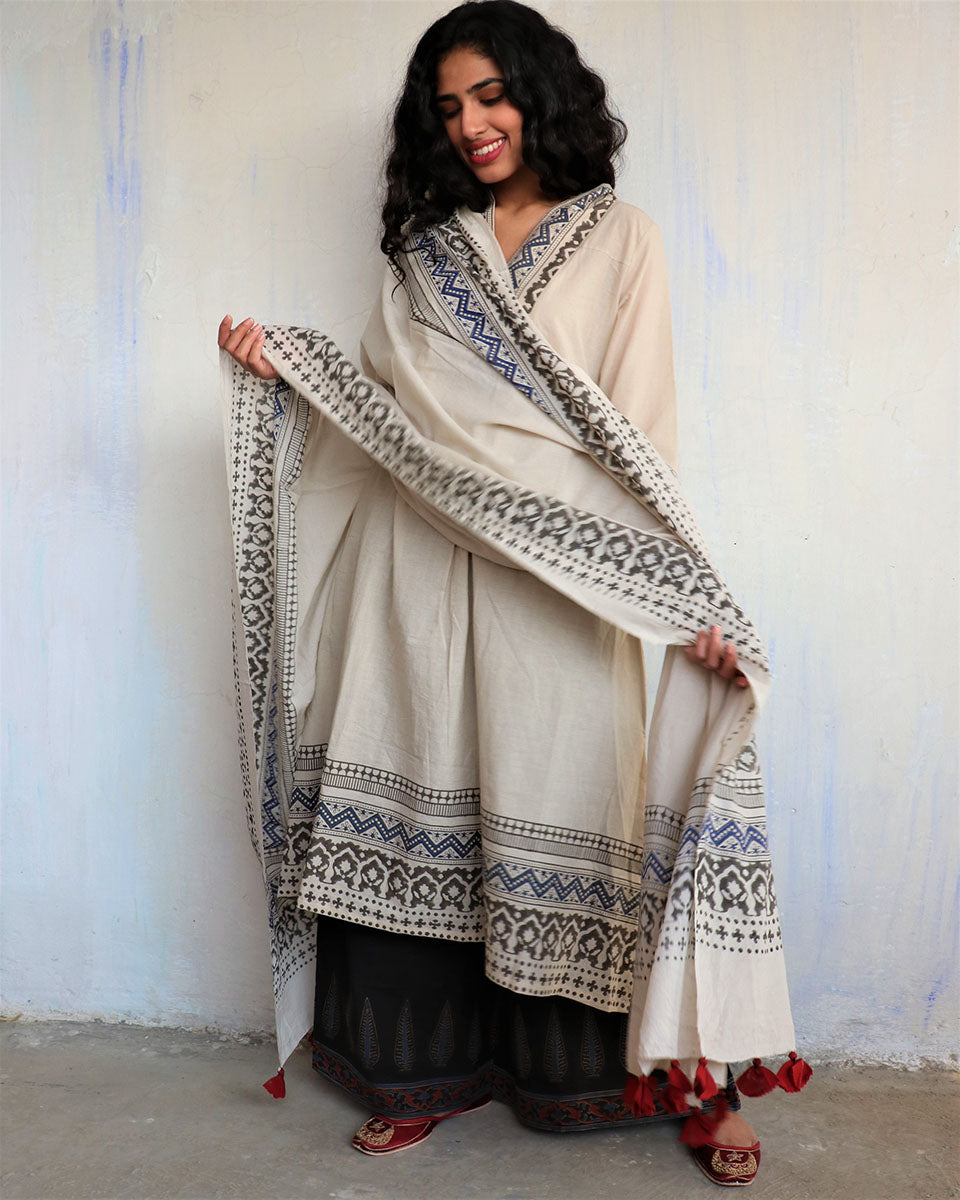 Chidiyaa Ivory Linen Dupatta