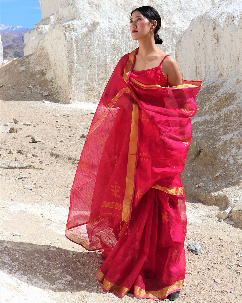 Chidiyaa Rani Handwoven Jamdani Silk Saree with Unstitched Blouse