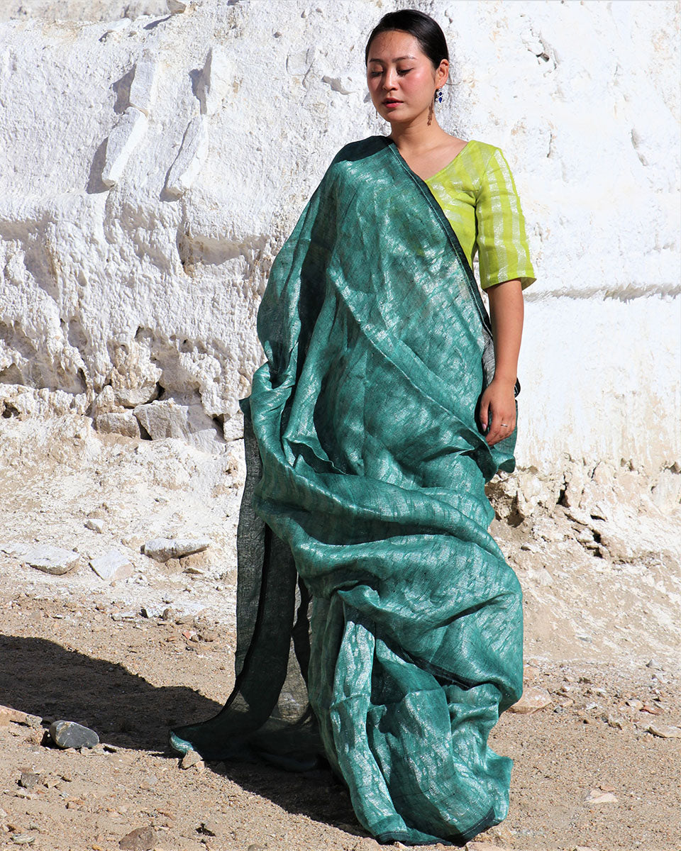 Chidiyaa Teal Handwoven Linen Jamdani Saree Lagn