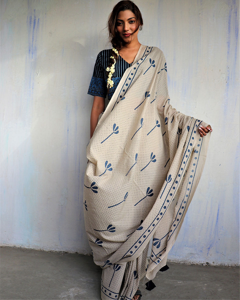 Chidiyaa Ivory Block Printed Cotton Mul Saree God with Unstitched Blouse
