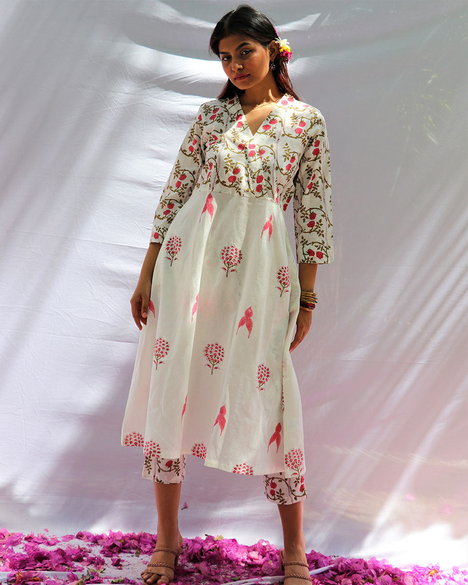 Chidiyaa Floral White Block Printed Cotton Kurta with Pants - Fos (Set of 2)