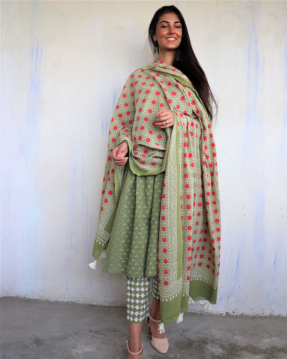 CHIDIYAA Olive Green Pure Cotton Block printed Dupatta Ajooni