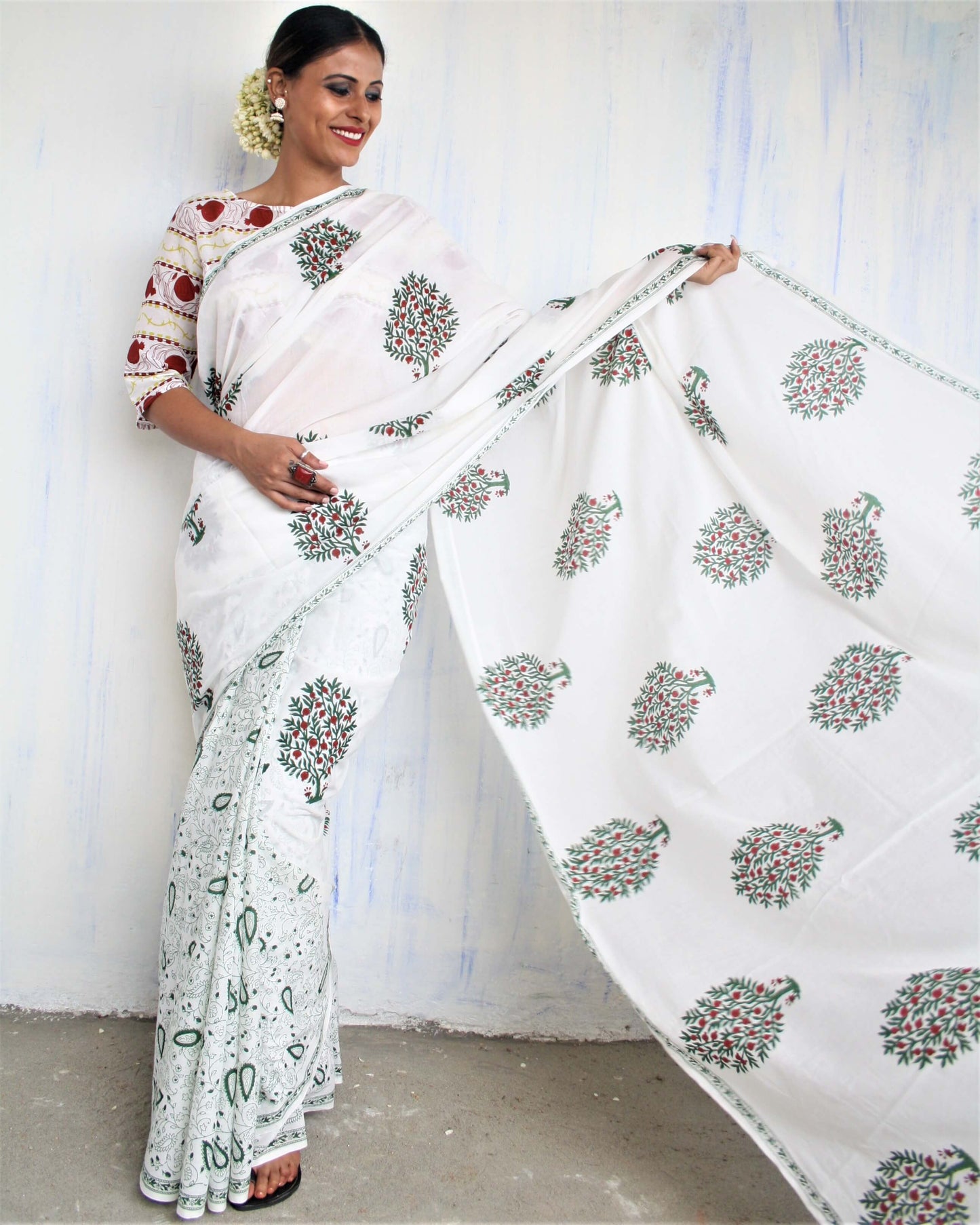 Chidiyaa Ivory Block Printed Cotton Mul Saree with Unstitched Blouse