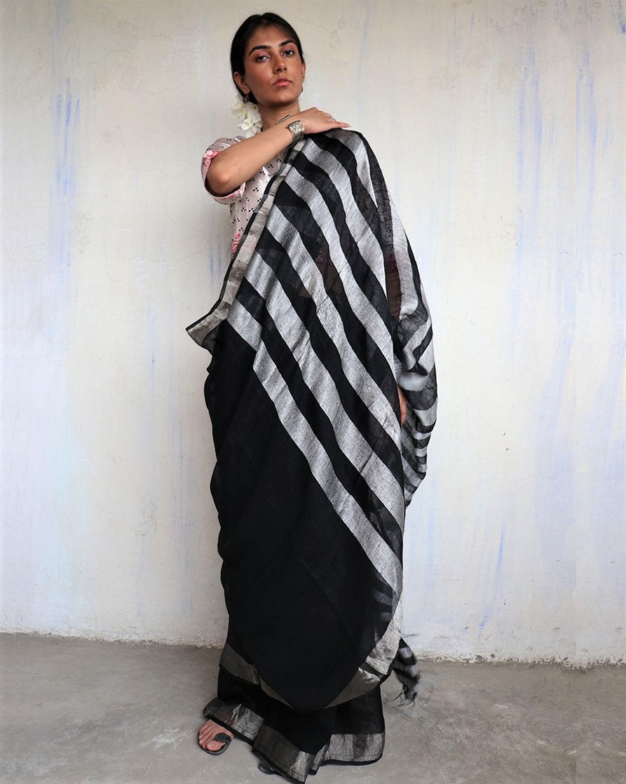 Chidiyaa Nirupa Black Silver Handwoven Linen Saree