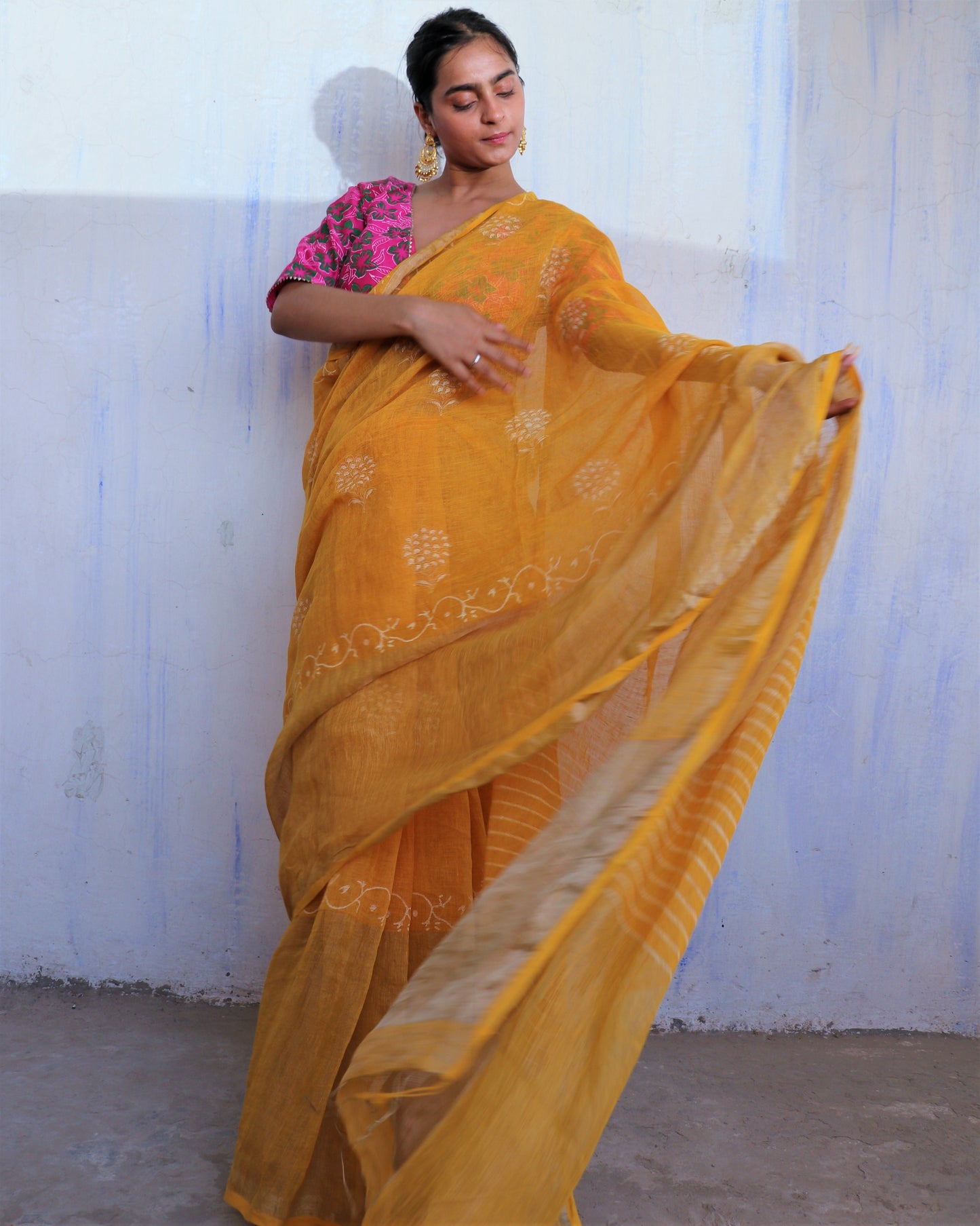 Chidiyaa Changa Yellow Handwoven Linen Zari Saree with Unstitched Blouse - Soni