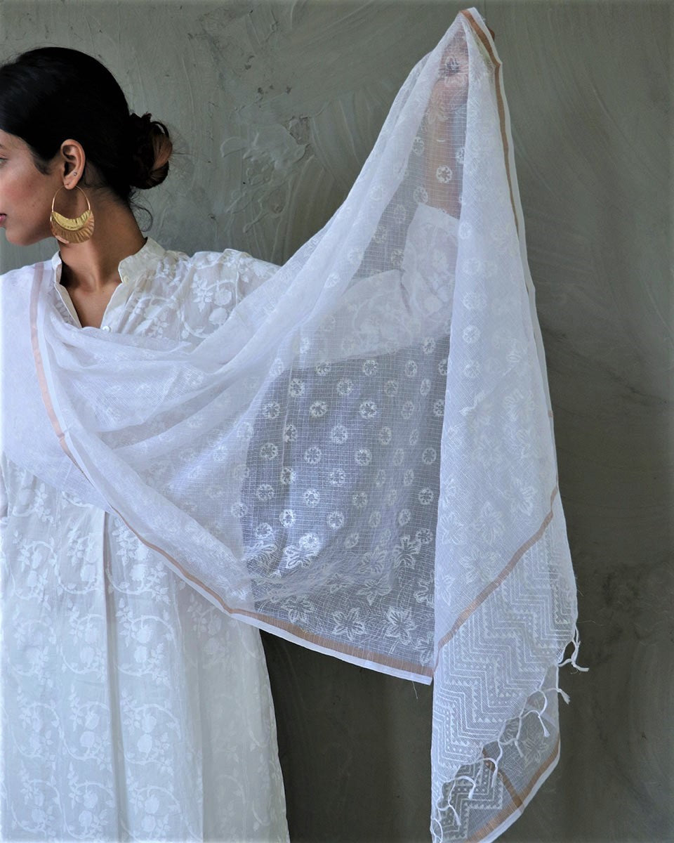 Chidiyaa White Flower Kota Doria Hand Printed Dupatta - Safed