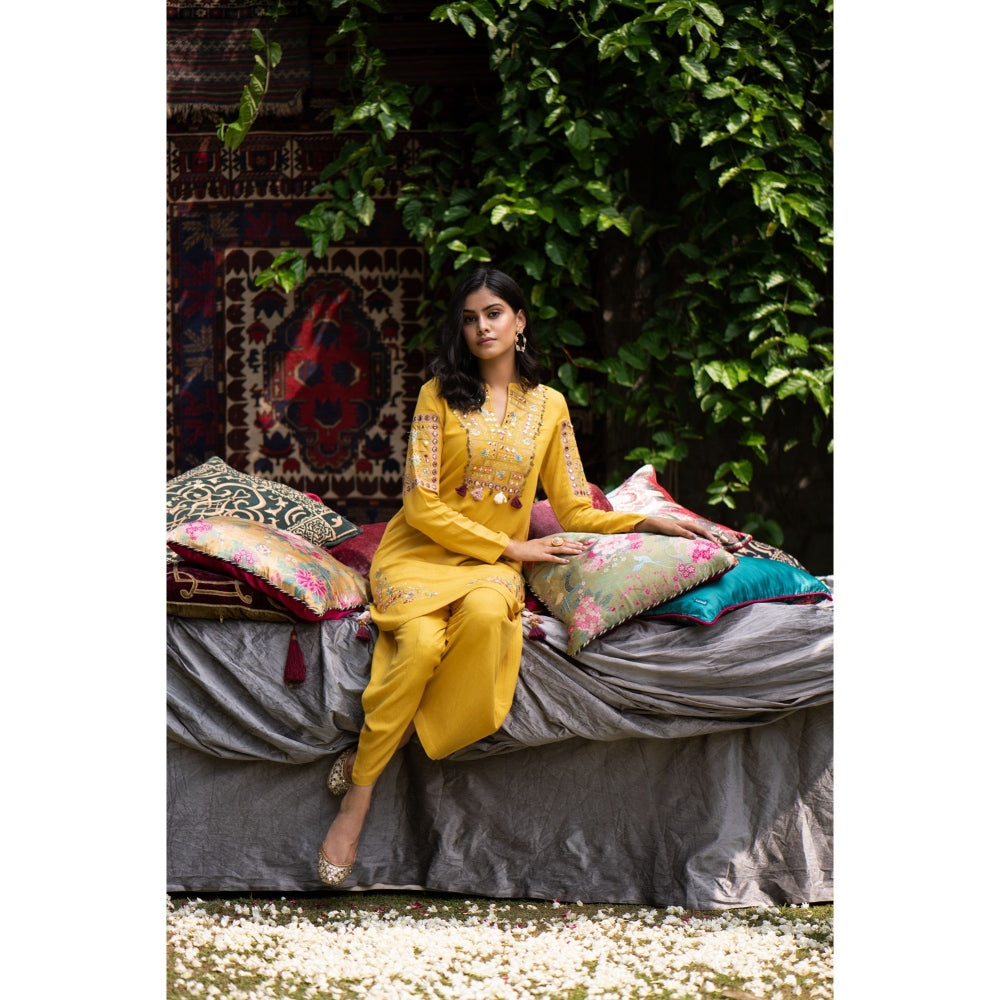 Inej Kashmiri Kurta (Set of 2)