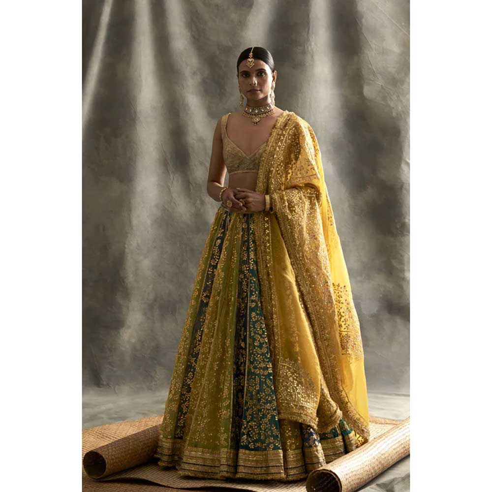 ITRH Qurbat Lehenga (Set of 3)