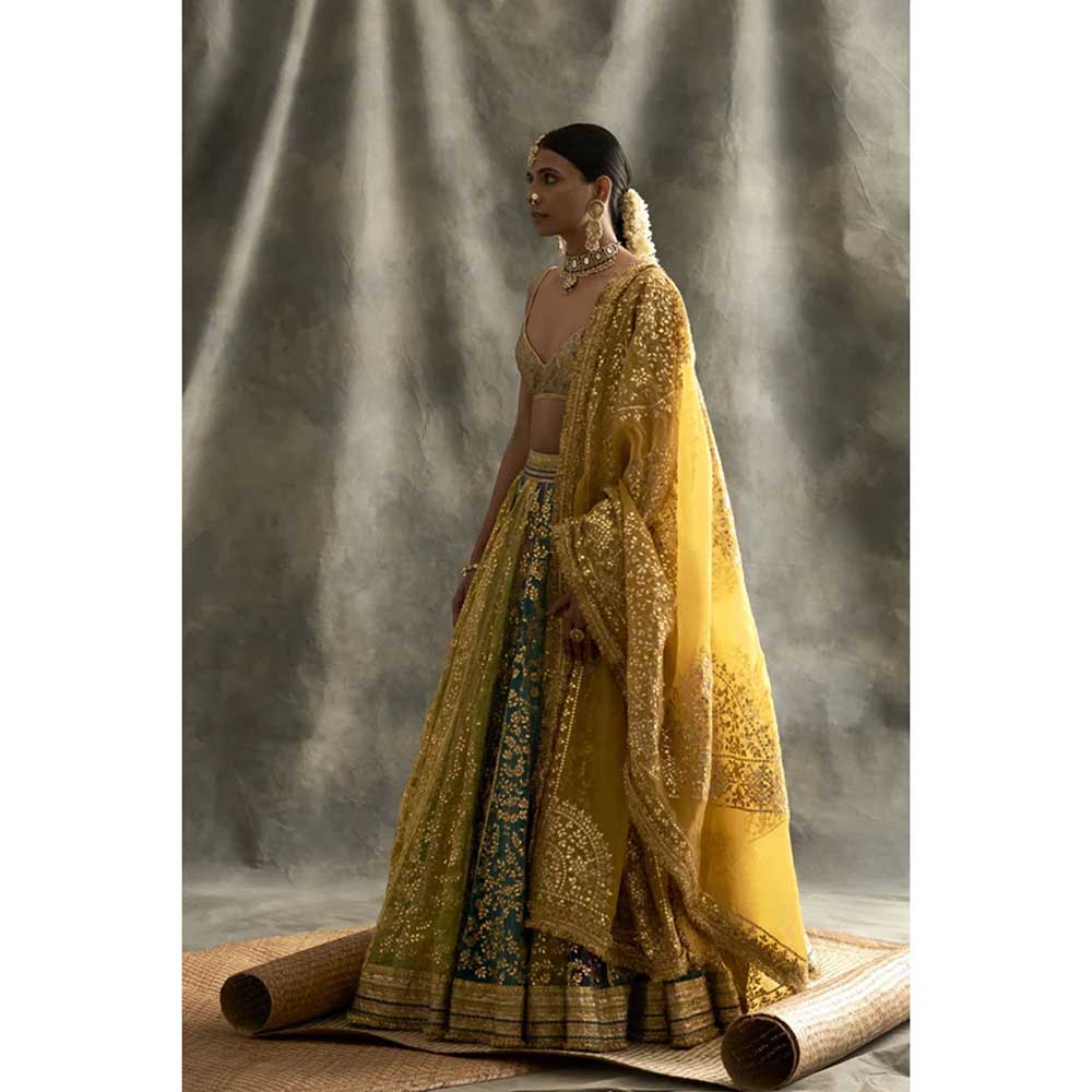 ITRH Qurbat Lehenga (Set of 3)