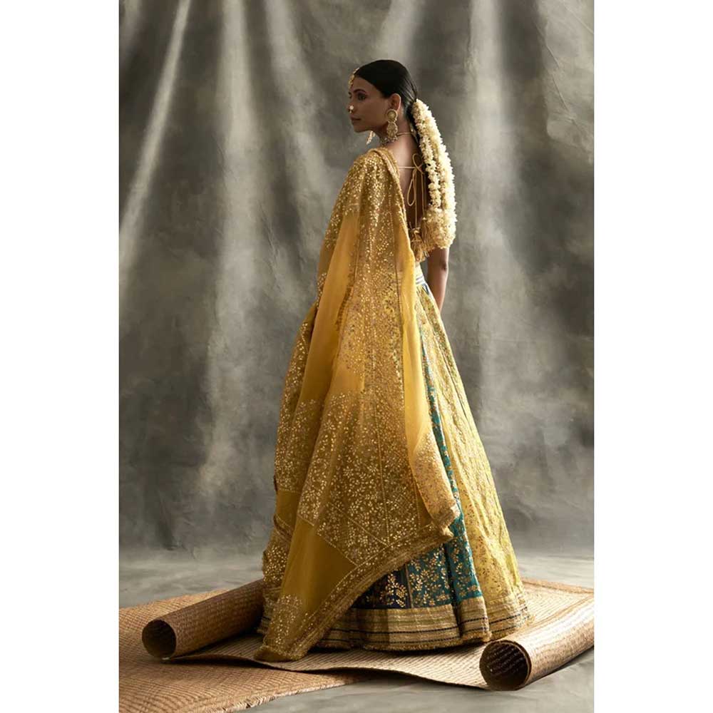 ITRH Qurbat Lehenga (Set of 3)