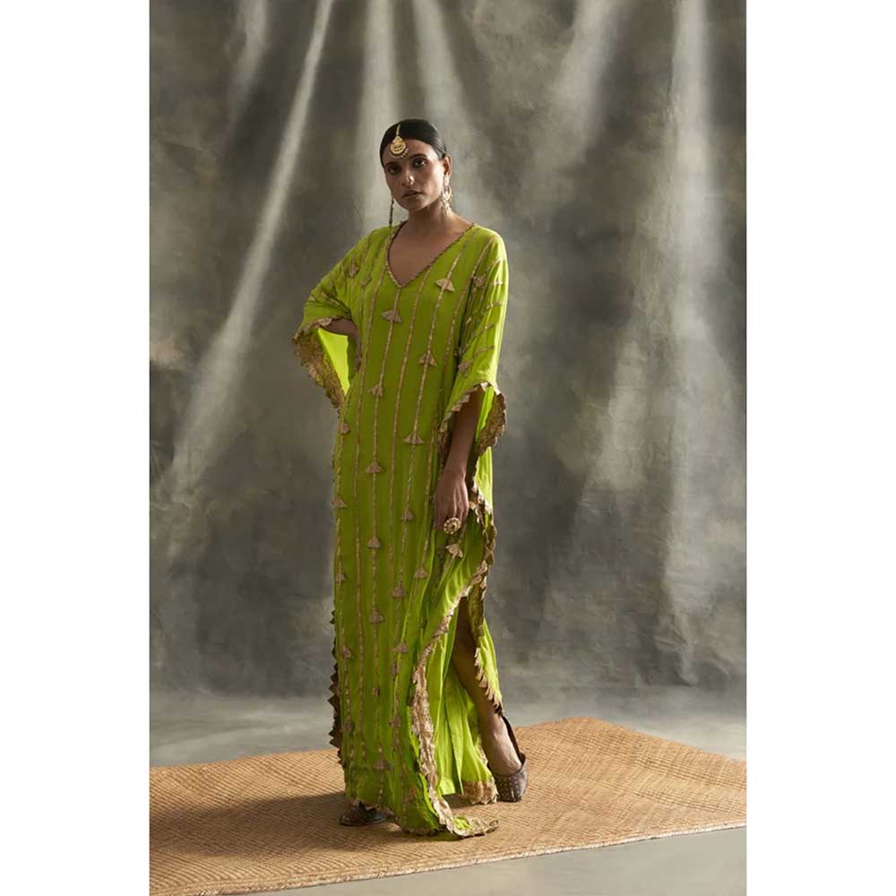 ITRH Aafreen Triangle Embroidered Kaftan