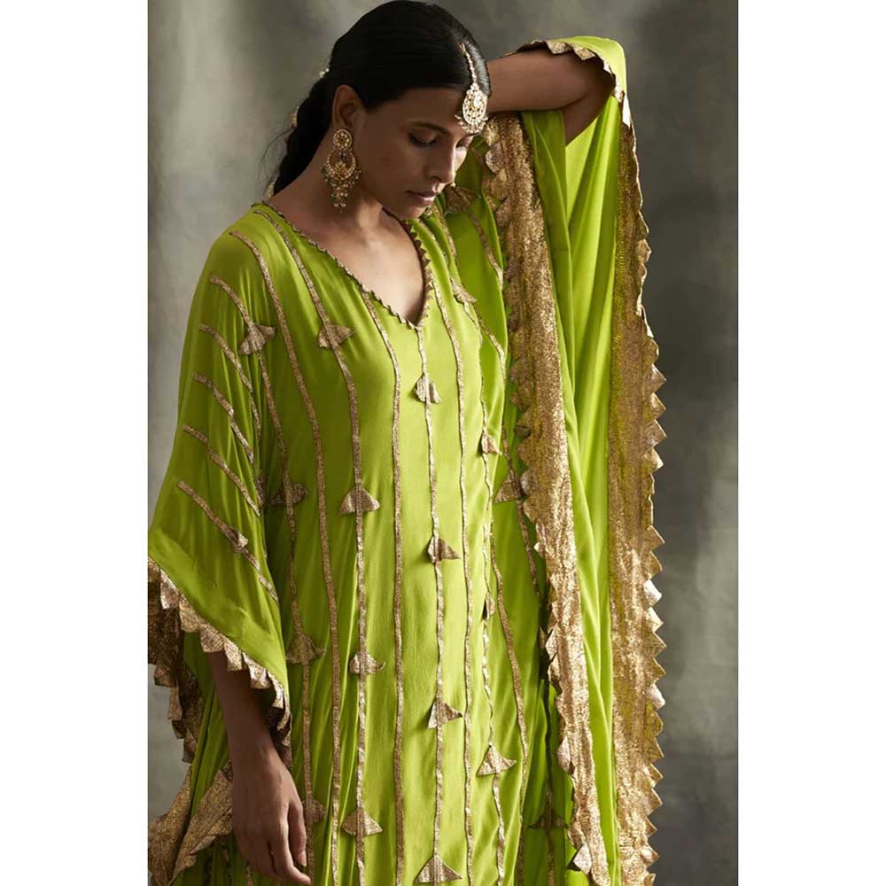 ITRH Aafreen Triangle Embroidered Kaftan