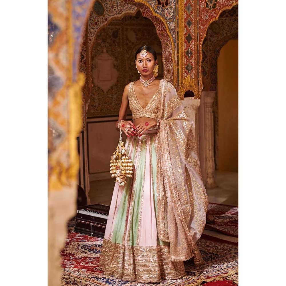 ITRH Shabnam Lehenga (Set of 3)