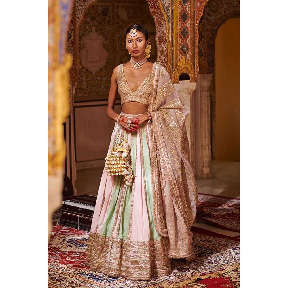 ITRH Shabnam Lehenga (Set of 3)