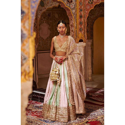 ITRH Shabnam Lehenga (Set of 3)