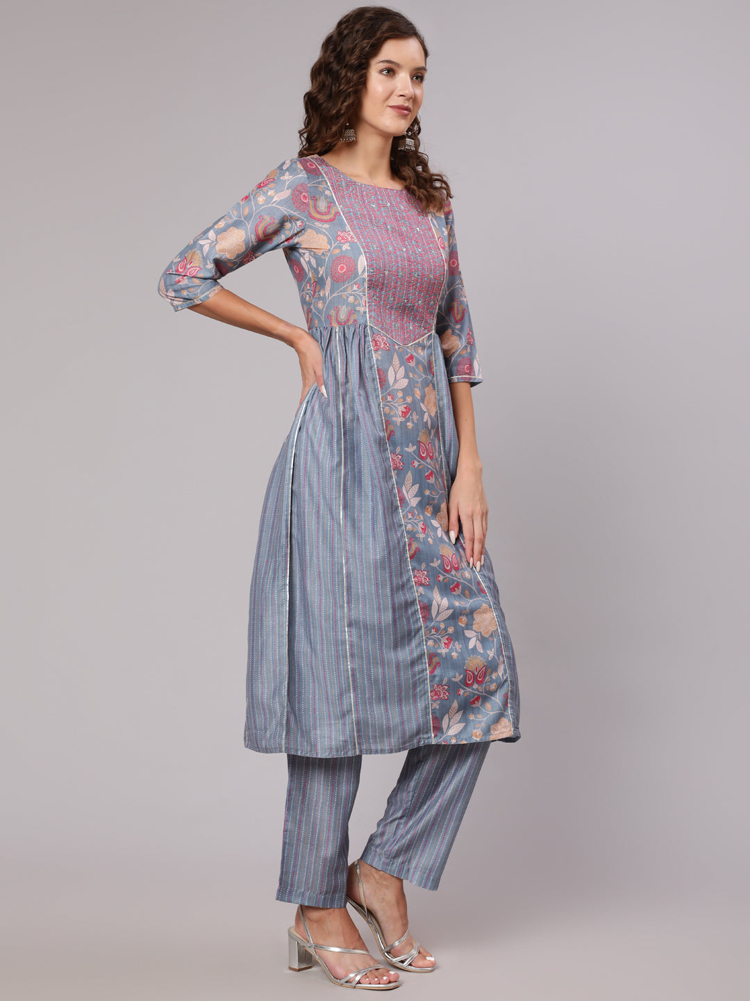 Shop Latest Collection Of Ethinc Wear For Women & Girls