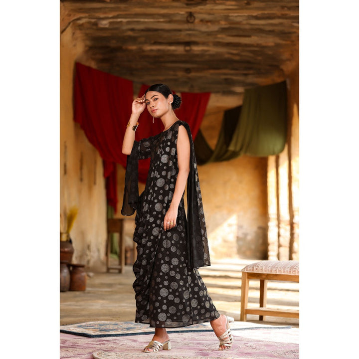 Juniper Black Georgette Printed Flared Gown With Drape
