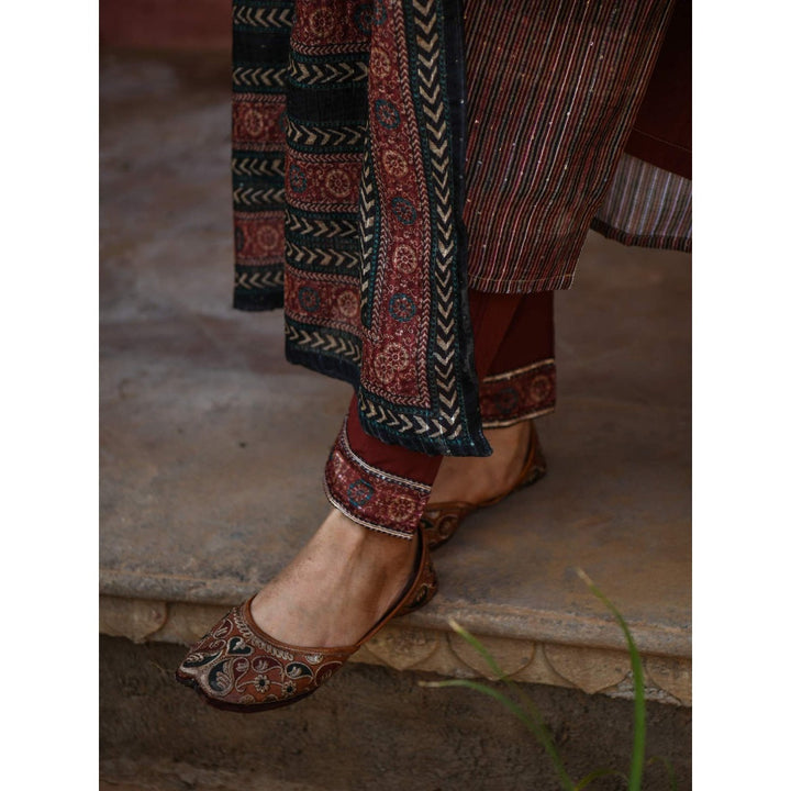 Karaj Jaipur Straight Fit Sequin Embroidered Kurta with Pants and Dupatta (Set of 3)