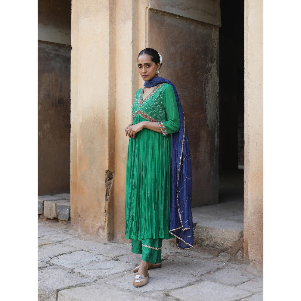 Label Kinjal Modi Green Kurta with Navy Blue Dupatta (Set of 3)