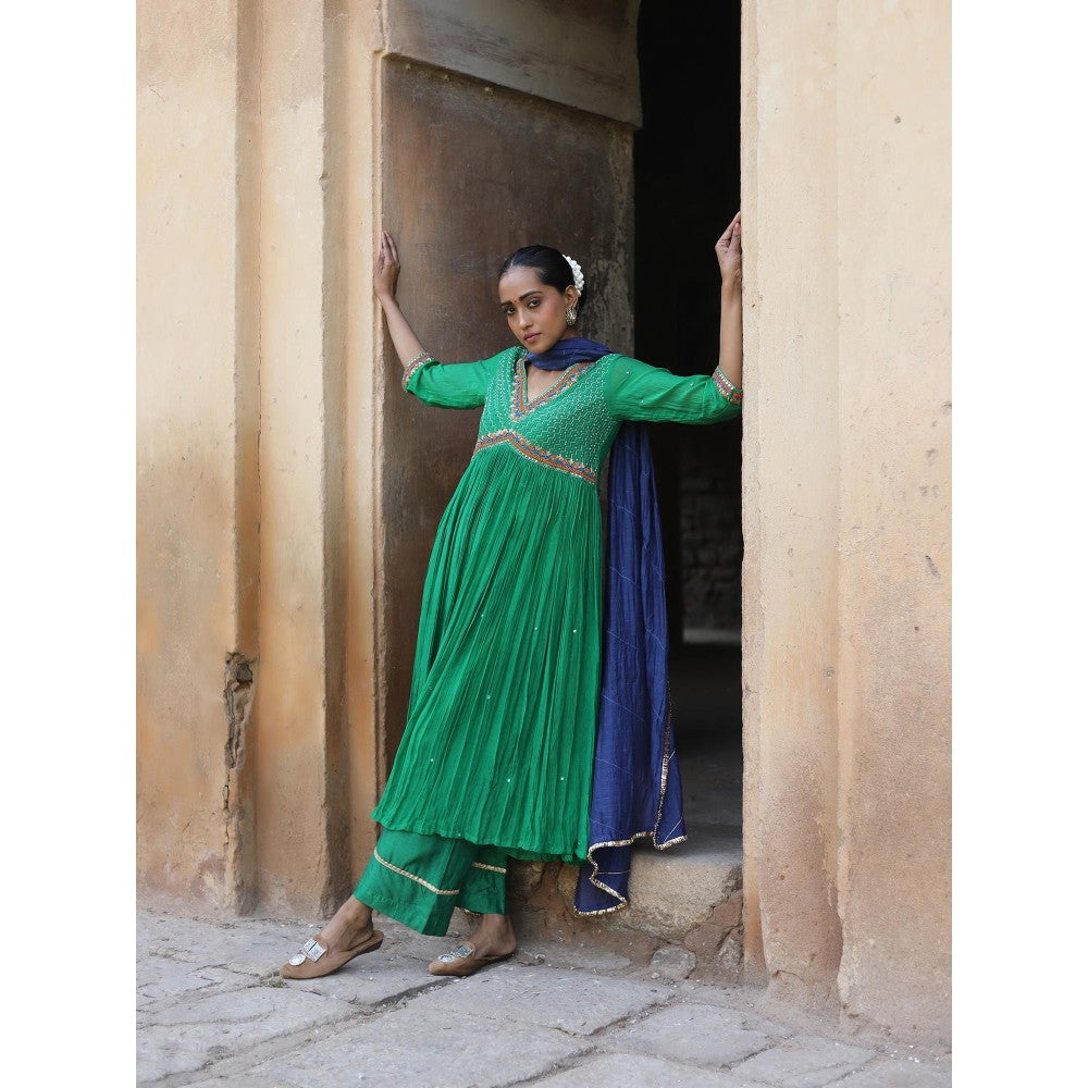 Label Kinjal Modi Green Kurta with Navy Blue Dupatta (Set of 3)