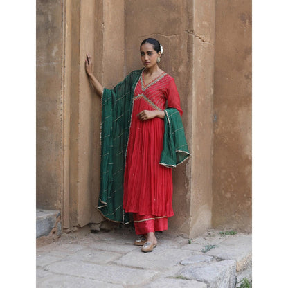 Label Kinjal Modi Red Kurta with Green Dupatta (Set of 3)