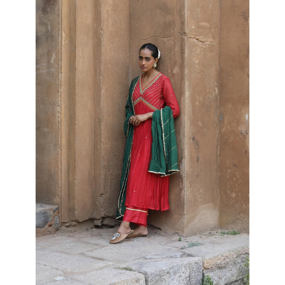 Label Kinjal Modi Red Kurta with Green Dupatta (Set of 3)