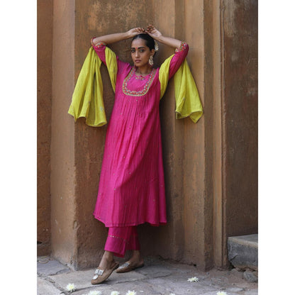 Label Kinjal Modi Pink Kurta with Lime Green Dupatta (Set of 3)