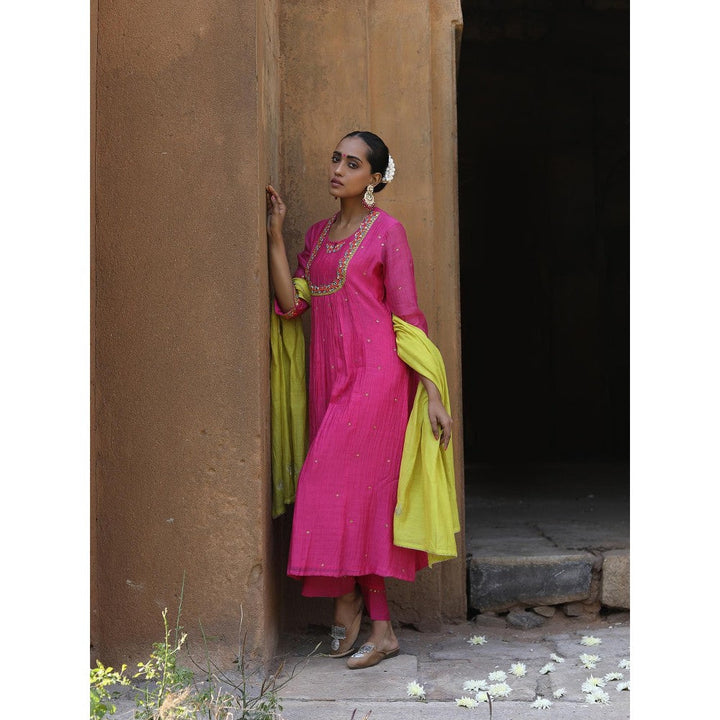 Label Kinjal Modi Pink Kurta with Lime Green Dupatta (Set of 3)