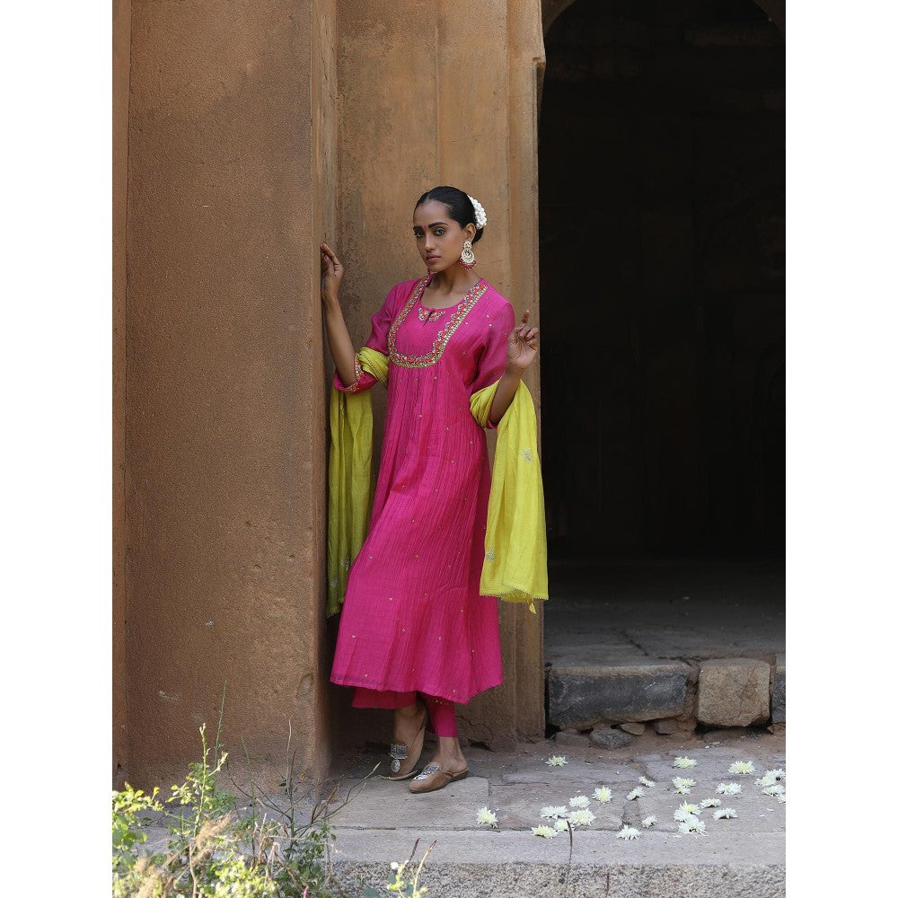 Label Kinjal Modi Pink Kurta with Lime Green Dupatta (Set of 3)