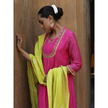 Label Kinjal Modi Pink Kurta with Lime Green Dupatta (Set of 3)