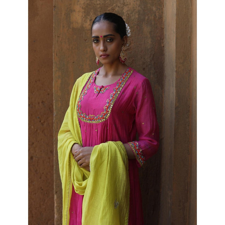 Label Kinjal Modi Pink Kurta with Lime Green Dupatta (Set of 3)