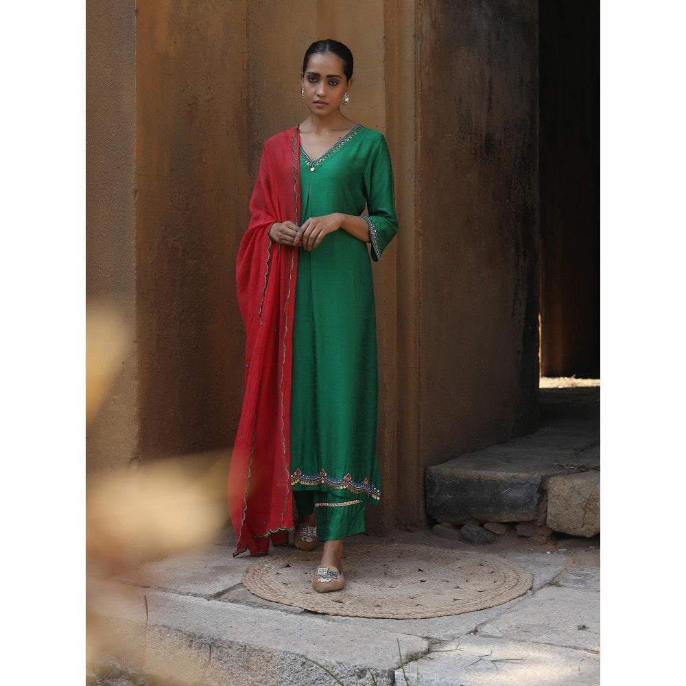 Label Kinjal Modi Green Kurta & Pant with Red Dupatta (Set of 3)