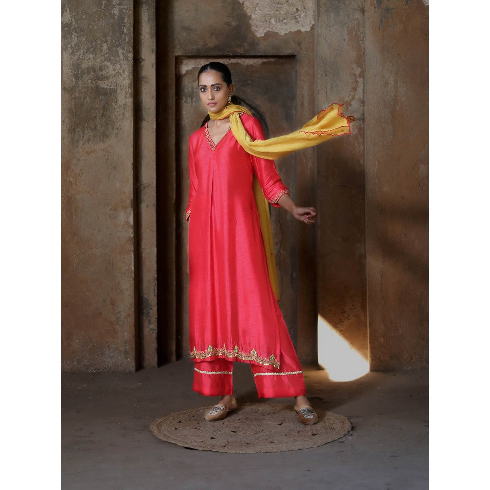 Label Kinjal Modi Fine Chanderi Kurta and Dupatta with Cupro Silk Pant-Pink (Set of 3)