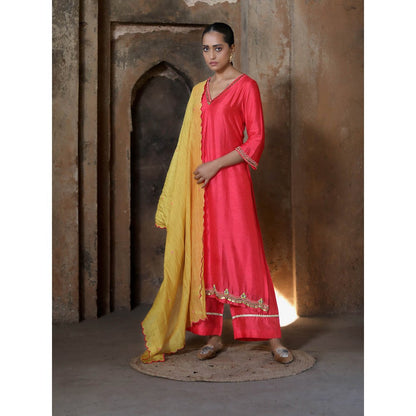 Label Kinjal Modi Fine Chanderi Kurta and Dupatta with Cupro Silk Pant-Pink (Set of 3)