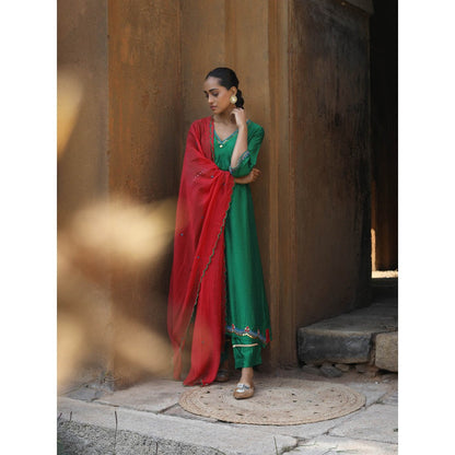 Label Kinjal Modi Fine Chanderi Kurta and Dupatta with Cupro Silk Pant-Green (Set of 3)