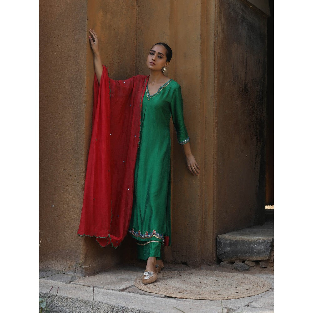 Label Kinjal Modi Fine Chanderi Kurta and Dupatta with Cupro Silk Pant-Green (Set of 3)