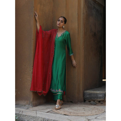 Label Kinjal Modi Fine Chanderi Kurta and Dupatta with Cupro Silk Pant-Green (Set of 3)