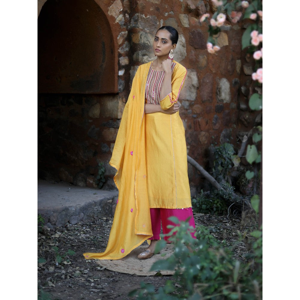 Label Kinjal Modi Chanderi Kurta with Pants and Dupatta-Yellow (Set of 3)
