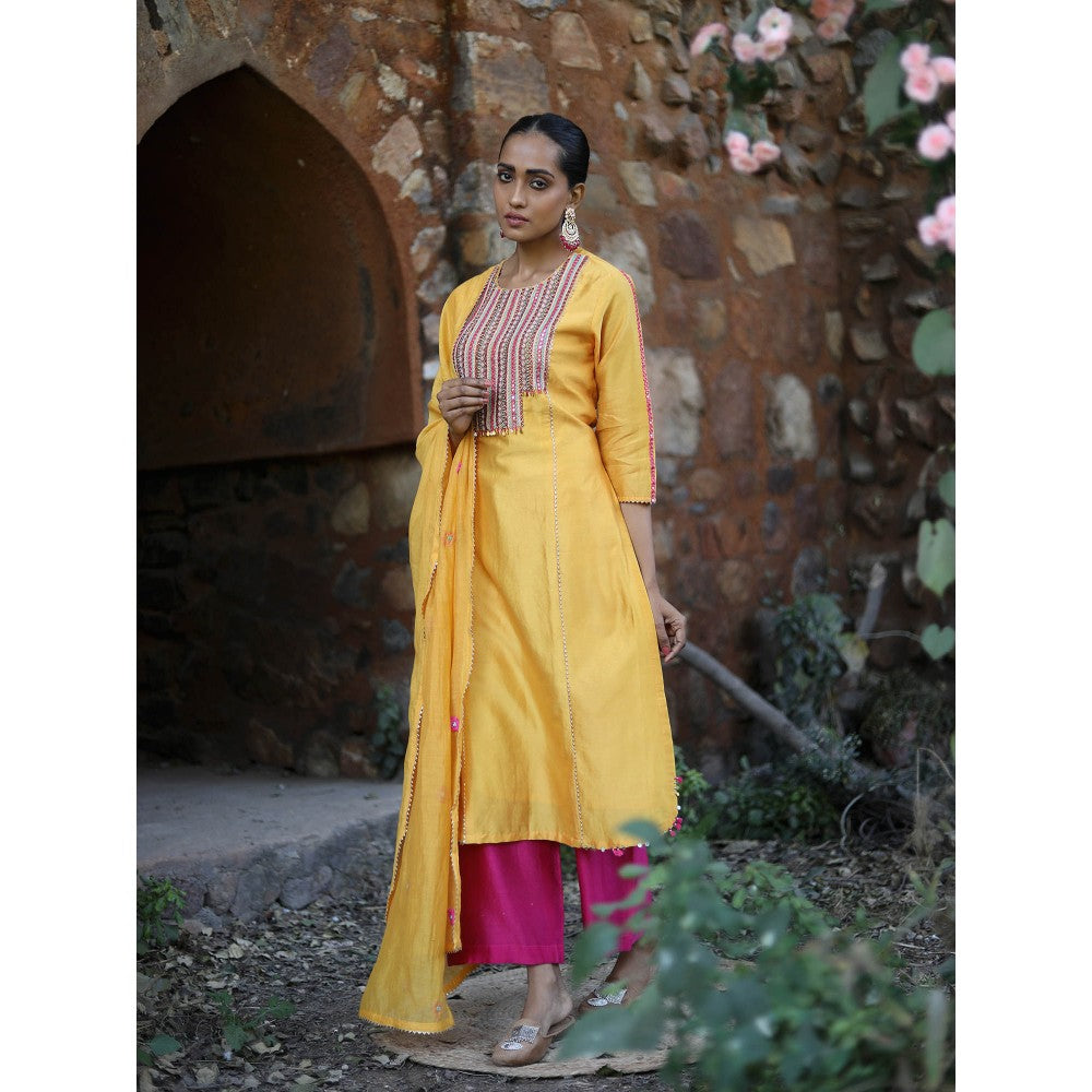 Label Kinjal Modi Chanderi Kurta with Pants and Dupatta-Yellow (Set of 3)