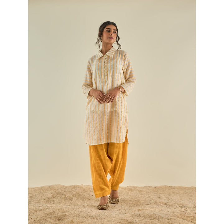 Lahario Shubra Kurta Salwar Set Off White & Yellow (Set Of 2)