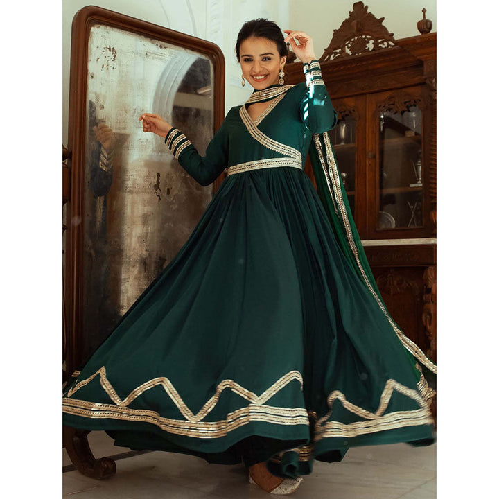 Lavanya The Label Green Silk Anarkali Dupatta (Set Of 3)