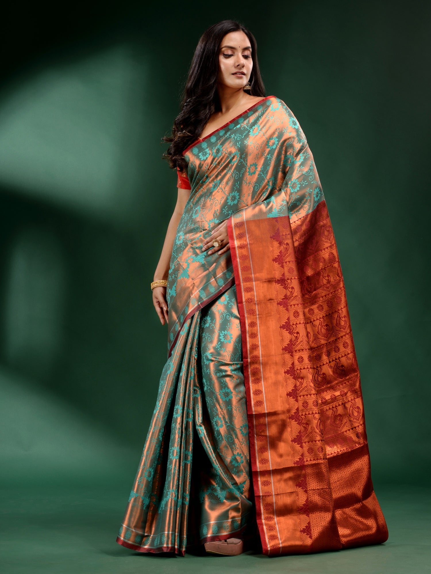 CHARUKRITI Green Pure Silk Handwoven Soft Saree With Unstitched Blouse ...