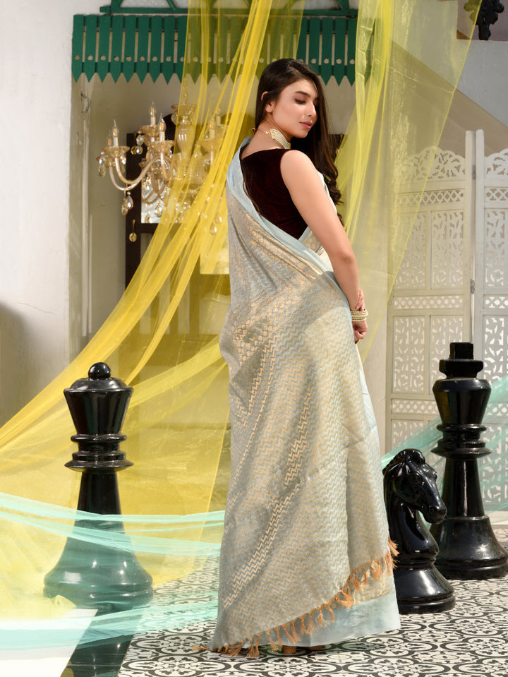 CHARUKRITI Grey Blended Silk Textured Handwoven Saree with Unstitched Blouse Piece