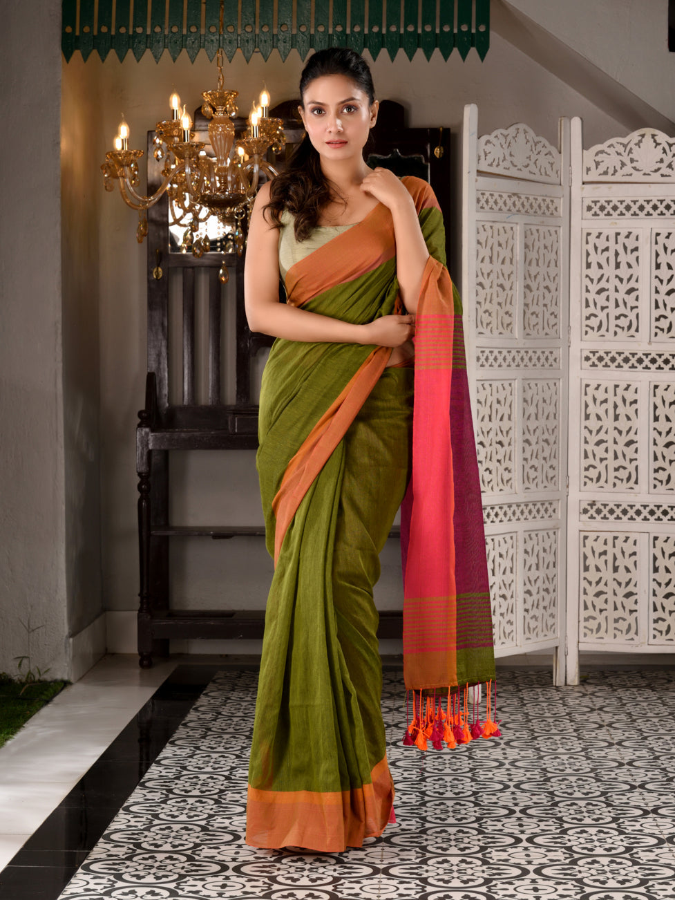 CHARUKRITI Sap Green Cotton Textured Handwoven Saree with Unstitched Blouse Piece