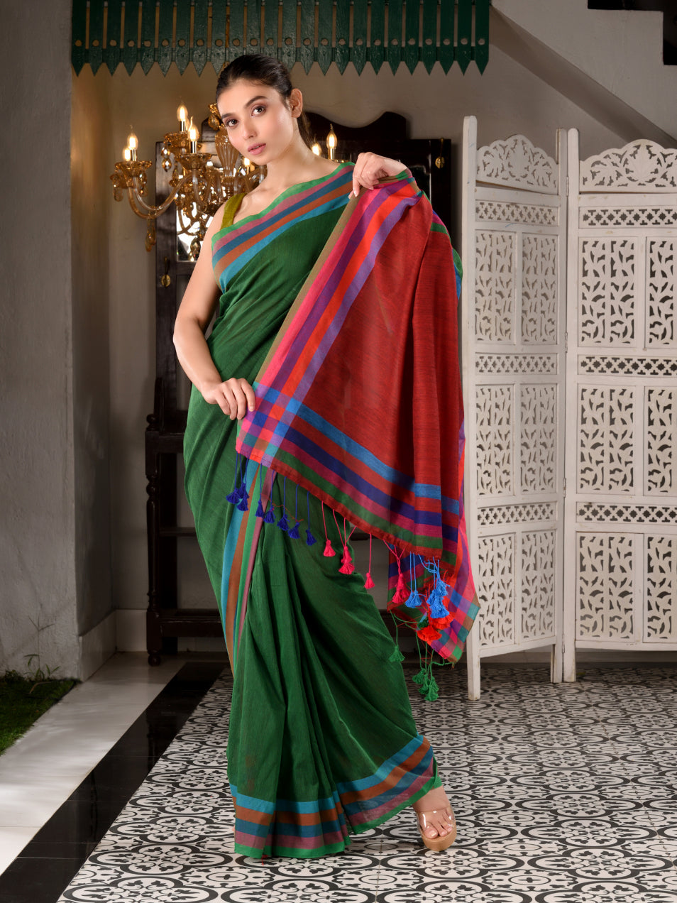CHARUKRITI Bottole Green Cotton Textured Handwoven Saree with Unstitched Blouse Piece